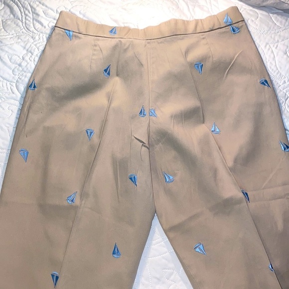 SZ 12 Briggs New York Khaki Sailboat Capris - Picture 2 of 6
